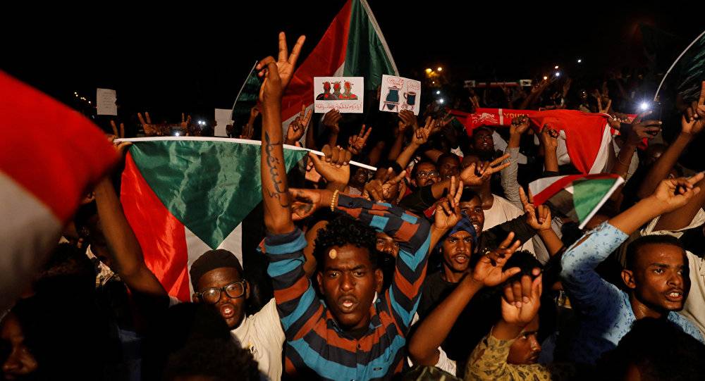 حقيقة إغراق اعتصام الخرطوم بمياه الصرف الصحي