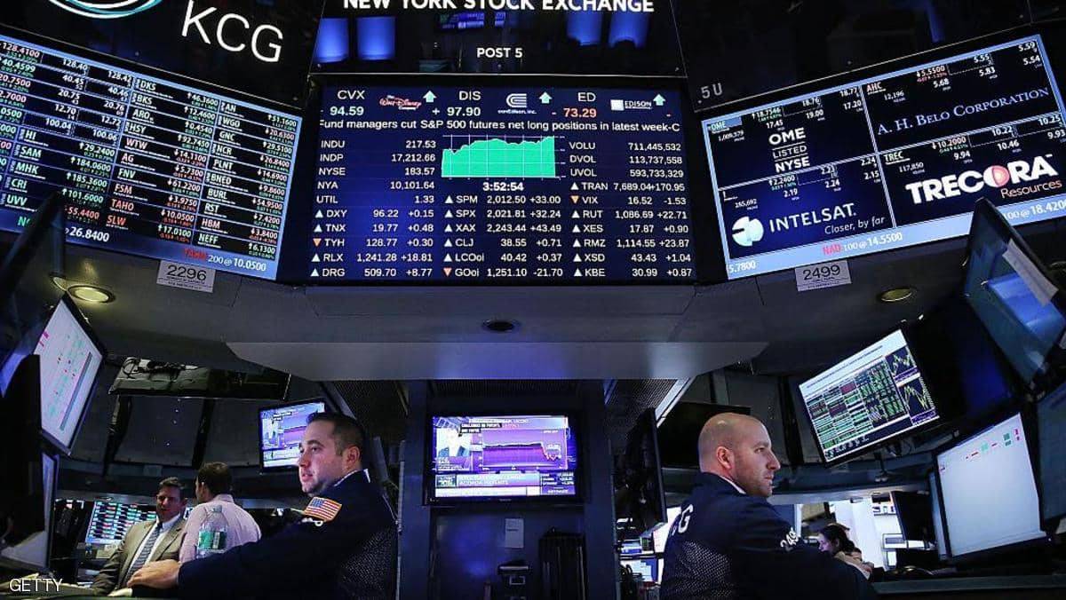 كيف نفهم ما يحدث في أسواق النفط.. خبير يفسر الظاهرة