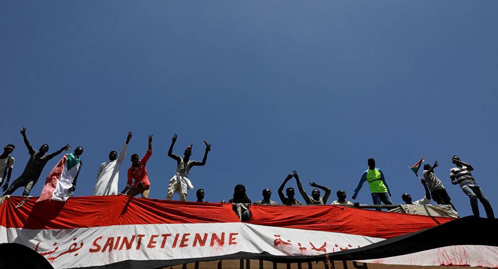 واشنطن تحث المجلس العسكري الانتقالي في السودان على الإسراع بنقل السلطة لحكومة مدنية