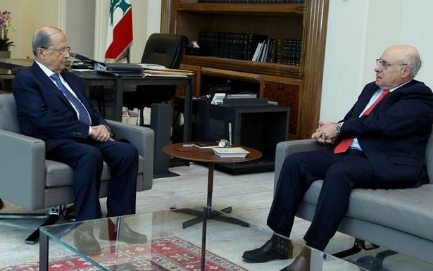 عون تابع ردود الفعل على مشروع الموازنة
وبحث في خطة مُعالجة ملف العمالة الأجنبيّة