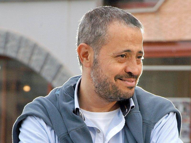 جورج وسوف يوقع عقداً مع شركة عالمية