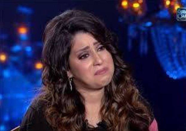 بالفيديو - ما الذي حدث بين آيتن عامر وآثار الحكيم؟ ومن أهانت الأخرى؟