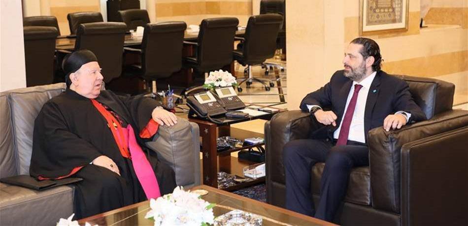 الحريري عرض للأوضاع مع المطران مطر والتقى وفدا من الصليب الأحمر