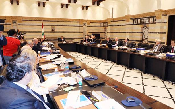 مجلس الوزراء استكمل مُناقشة بنود الموازنة
الجراح : هـدفـنـا 7 و 8 بالـمئة كتخفيض أساسي
على الــعجز وبـنــد الــرواتب وضـع جانـباً