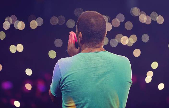 عمرو دياب يقع في فخ الاستنساخ