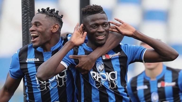 أتلانتا يهزم جنوه ويعزز حظوظه في التأهل لدوري الأبطال