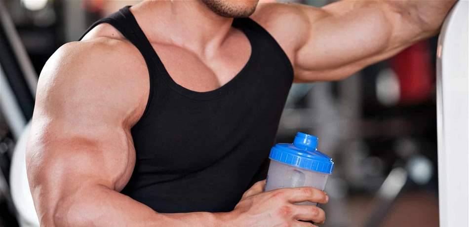 تحذيرات جديدة.. بروتين بناء العضلات ليس آمناً وهذه خطورته