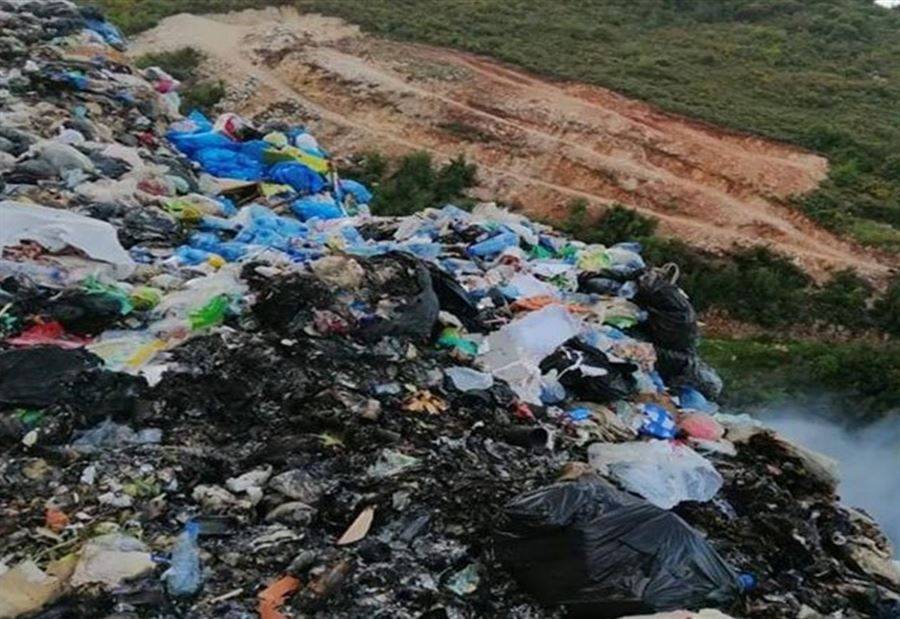 حرق النفايات في الضنية مستمر... والاهالي يناشدون