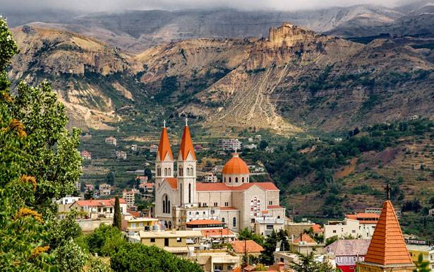 هنغاريا تساعد لبنان لبقاء المسيحيين فيه من خلال ترميم الكنائس والتشجيع على عودة النازحين