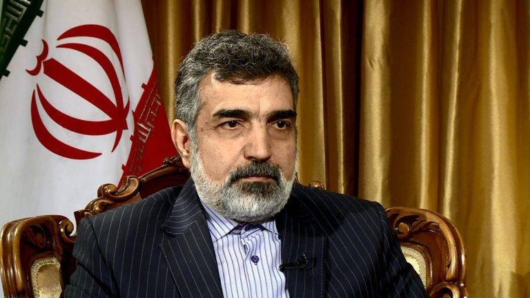 إيران تعلن بدءها تطبيق تغييرات على التزاماتها النووية