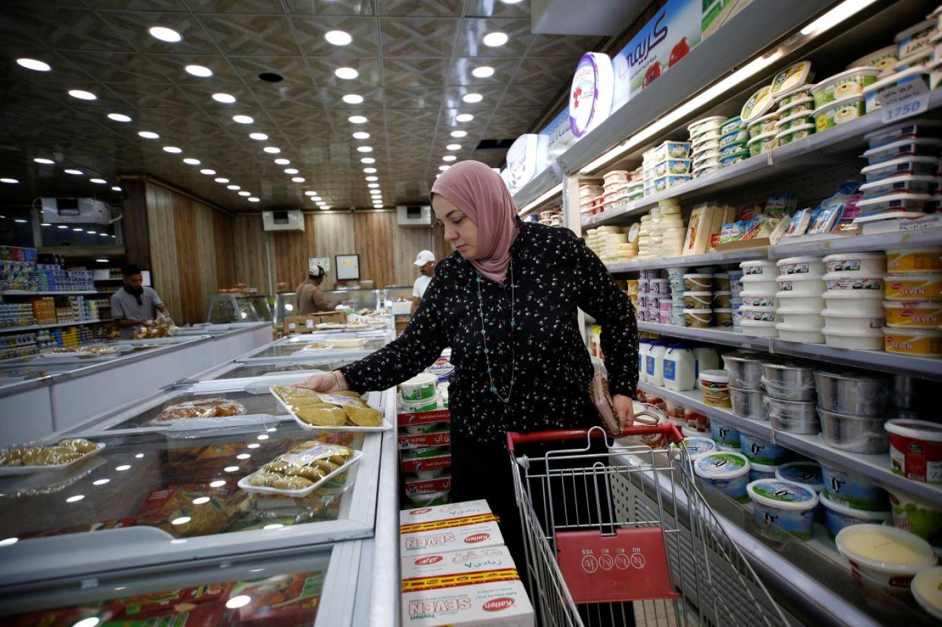 إيران وتركيا تغرقان أسواق العراق بالبضائع