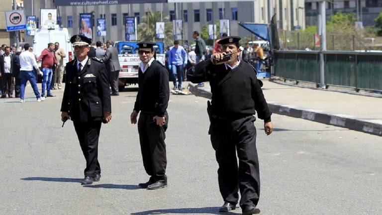 الأمن المصري يكشف تفاصيل مقتل رجل دين قبطي داخل كنيسة