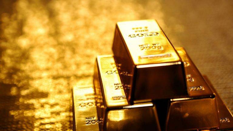 الذهب يتراجع متأثرًا بالتوترات التجارية بين أمريكا والصين