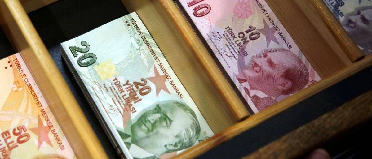 الليرة التركية تعود للهبوط