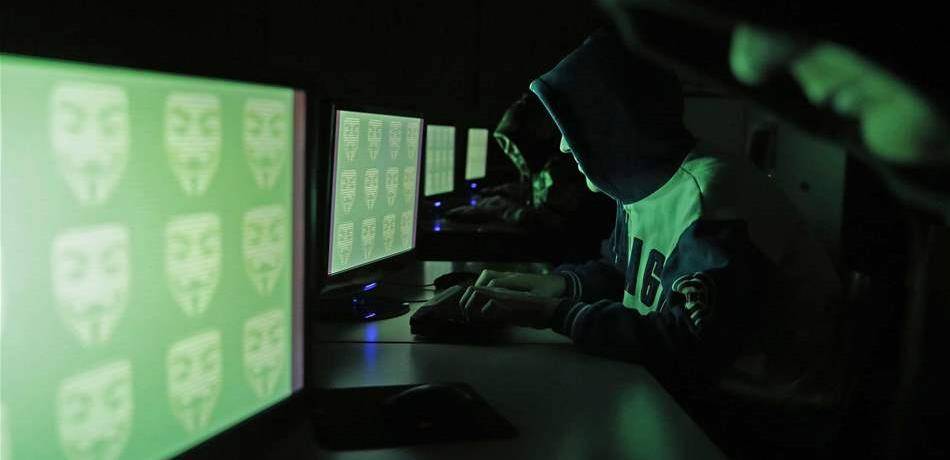 عصابة من الهاكرز تسرق بطاقات الـ"Sim".. لن تصدقوا قيمة ثروتهم