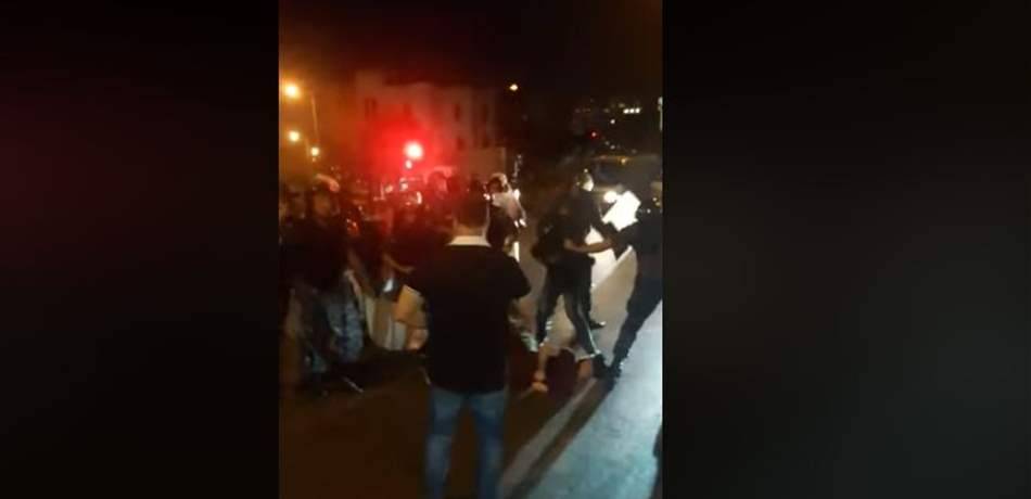إشكال بين المتظاهرين والقوى الأمنية في رياض الصلح (فيديو)