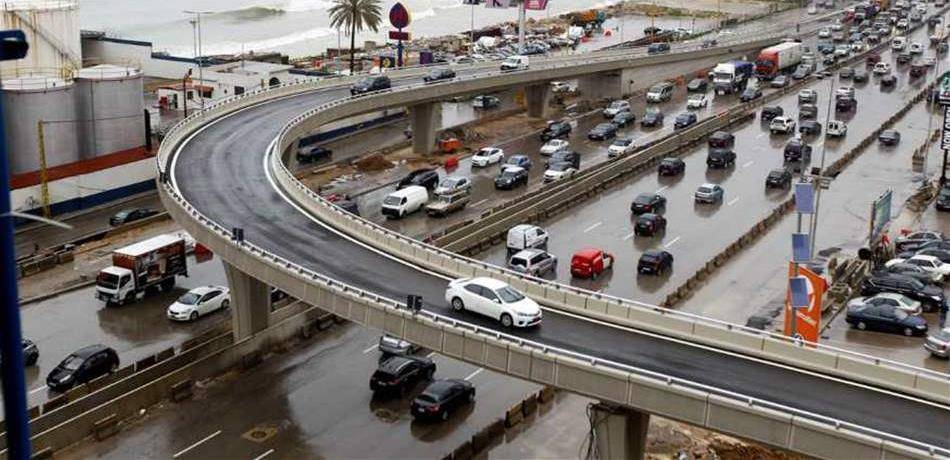 أعمال تزييح ووضع مسامير قرب جسر جلّ الديب