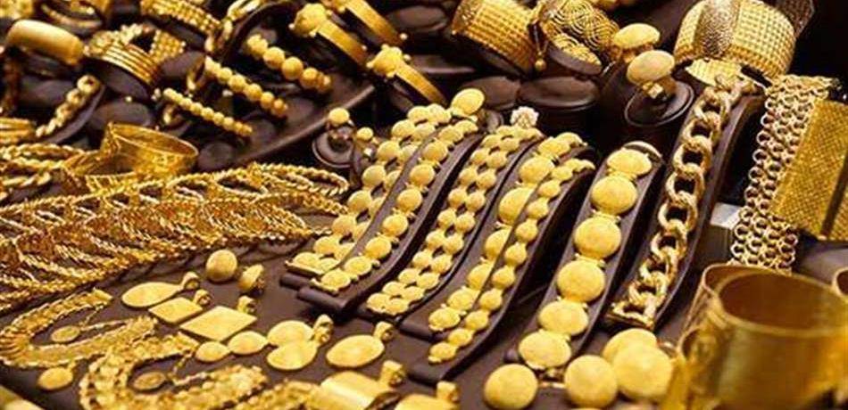 أسعار الذهب تستقر قرب أعلى مستوى في شهر