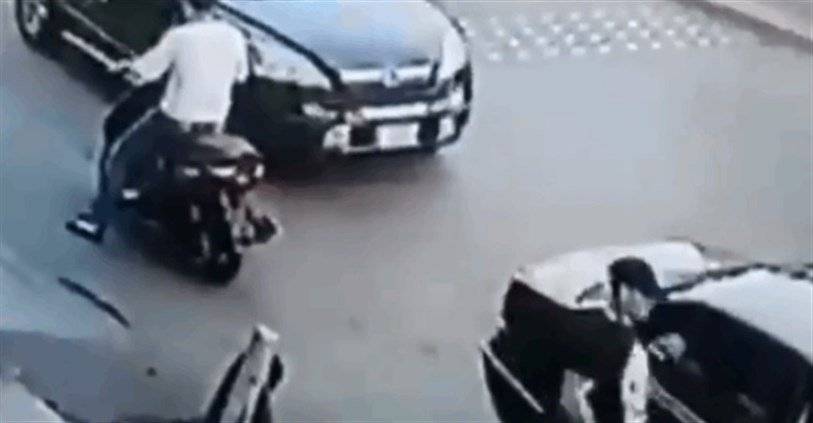 إقفلوا أبواب سياراتكم وانتبهوا.. هذا ما حصل في بيروت!