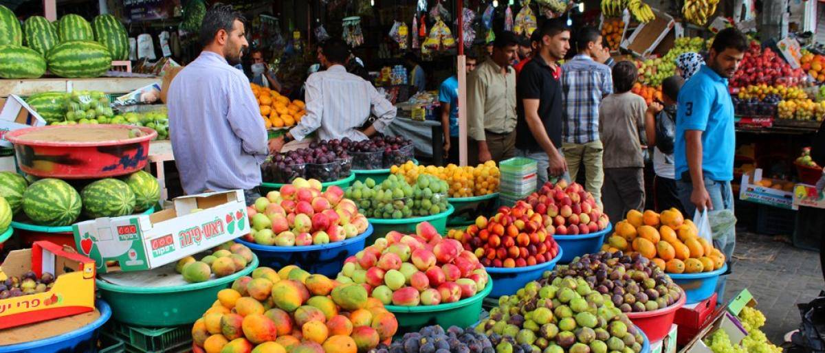 كيف يتأثر اقتصاد العرب في شهر رمضان؟