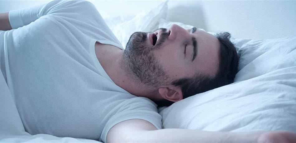 لهذا السبب نتكلّم أثناء نومنا وهذا هو العلاج..