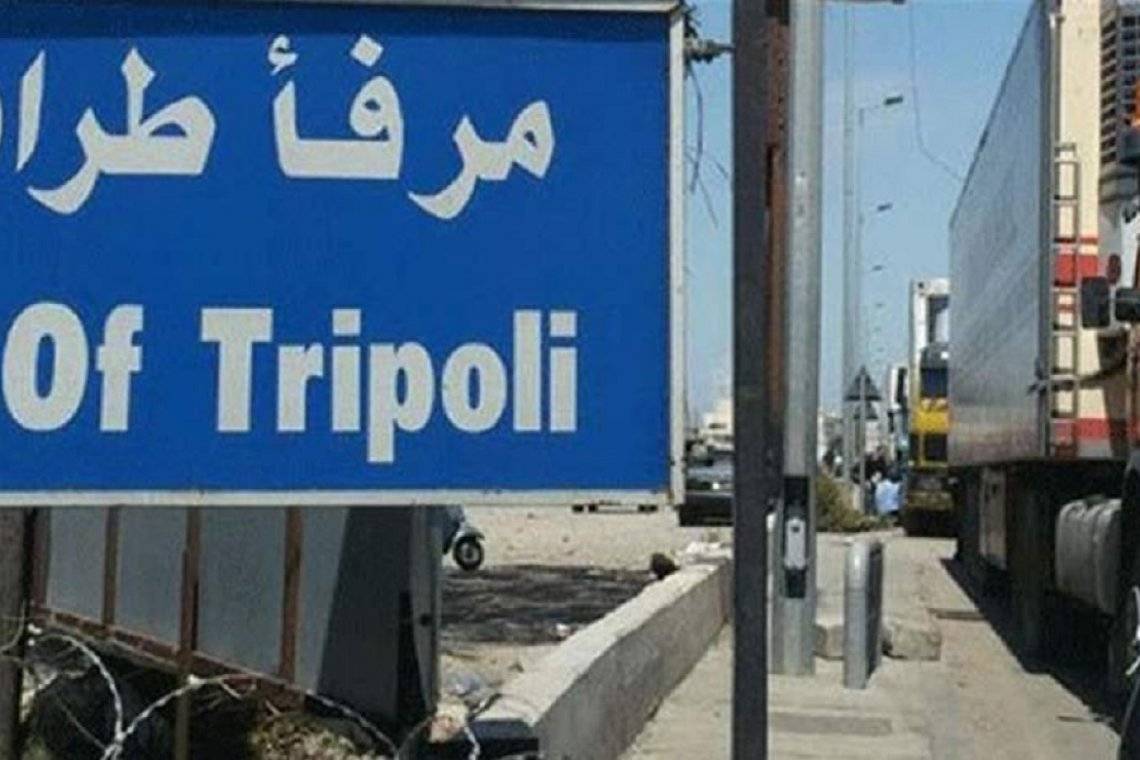محاولة قتل رئيس مفرزة جمارك طرابلس... تلقى تهديدا ومرافق احد التجار حاول طعنه بالسكين!