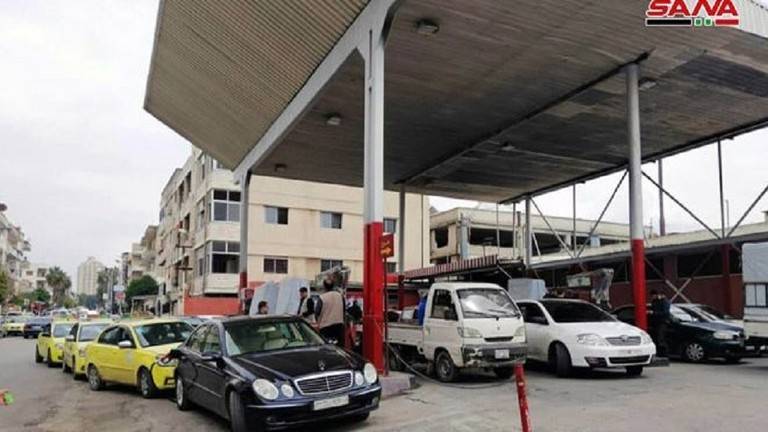 موسكو ودمشق: أزمة الوقود في سوريا صنعها الأمريكيون وحلفاؤهم