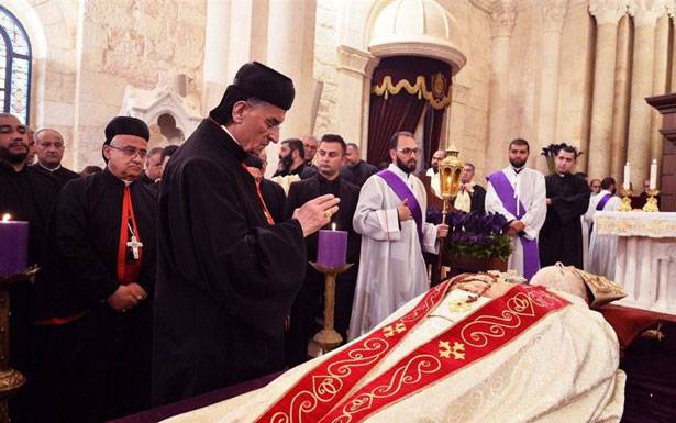 البطريرك صفير انتقل الى بكركي

قبل الوداع الاخير