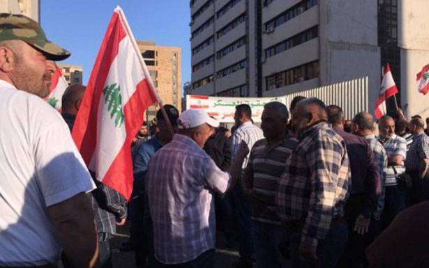 لجنة العسكريين المتقاعدين:

نرفض ما يُشاع عن قبولنا اقتطاع

نسبة 3% من الرواتب