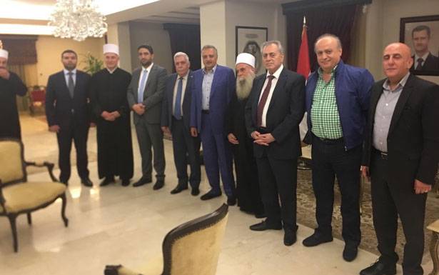 سفير سوريا أقام إفطاراً

على شرف نصرالدين الغريب