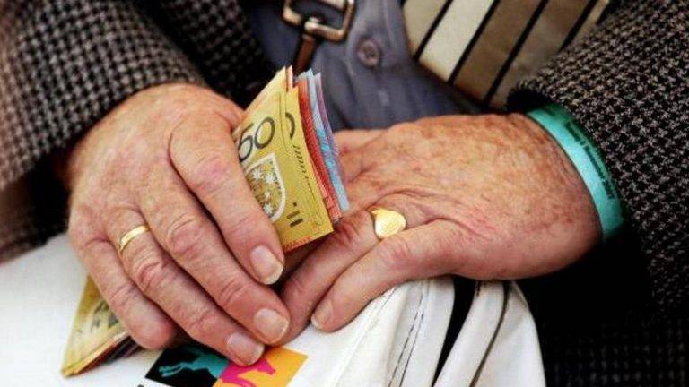 الدولار الأسترالي يهبط لأدنى مستوى في 5 شهور مع رهان السوق على خفض الفائدة