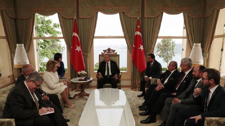روسيا تبلغ أردوغان بقلقها من استمرار الهجمات على قاعدة حميميم
