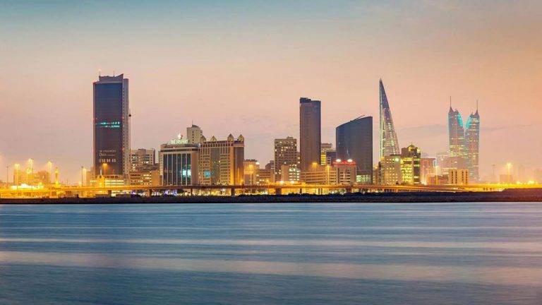 فيتش: البنوك القطرية تواجه مخاطر متزايدة من تراجع سوق العقارات