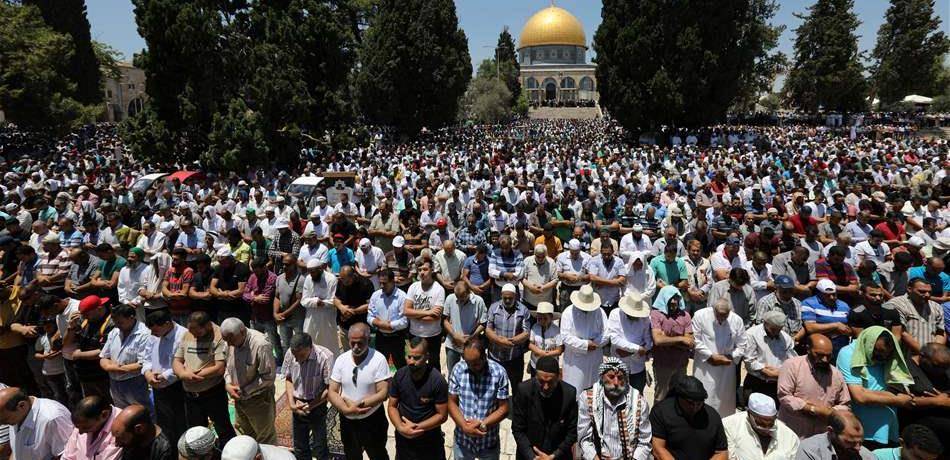 200 ألف مصلي بالأقصى في الجمعة الثانية من رمضان