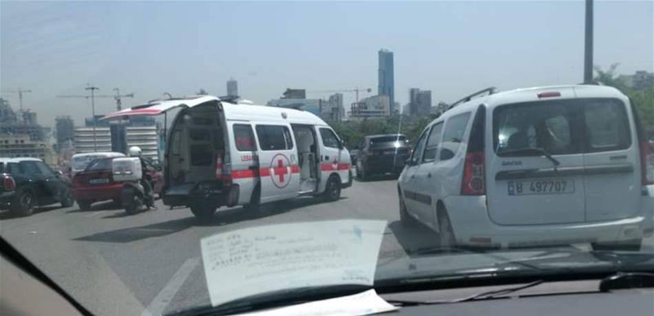 جريح نتيجة حادث سير على طريق الحمرا الرينغ