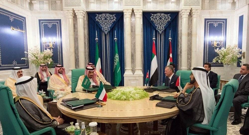 خبير سعودي: هذه أخطر رسائل "قمة مكة" إلى إيران
