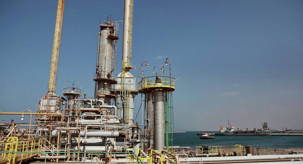 مقتل اثنين واختطاف 6 آخرين جراء هجوم مسلح على حقل نفطي غربي ليبيا