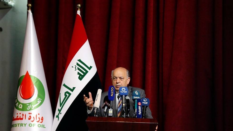 وزير النفط العراقي يطالب "إكسون موبيل" بإعادة موظفيها فورا إلى حقل "القرنة"