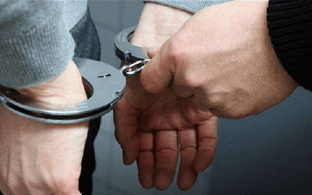 إحالة شخصين لتعاطي المخدرات الى جنايات جبل لبنان

والإدعاء على المروّج المتواري وفي حقه 1500 مُذكرة توقيـف