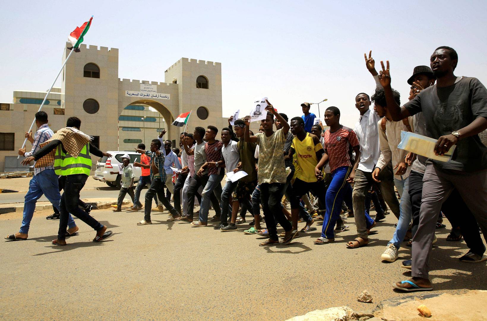 إحباط محاولة انقلاب في السودان.. إعفاءات لعدد كبير من القادة العسكريين