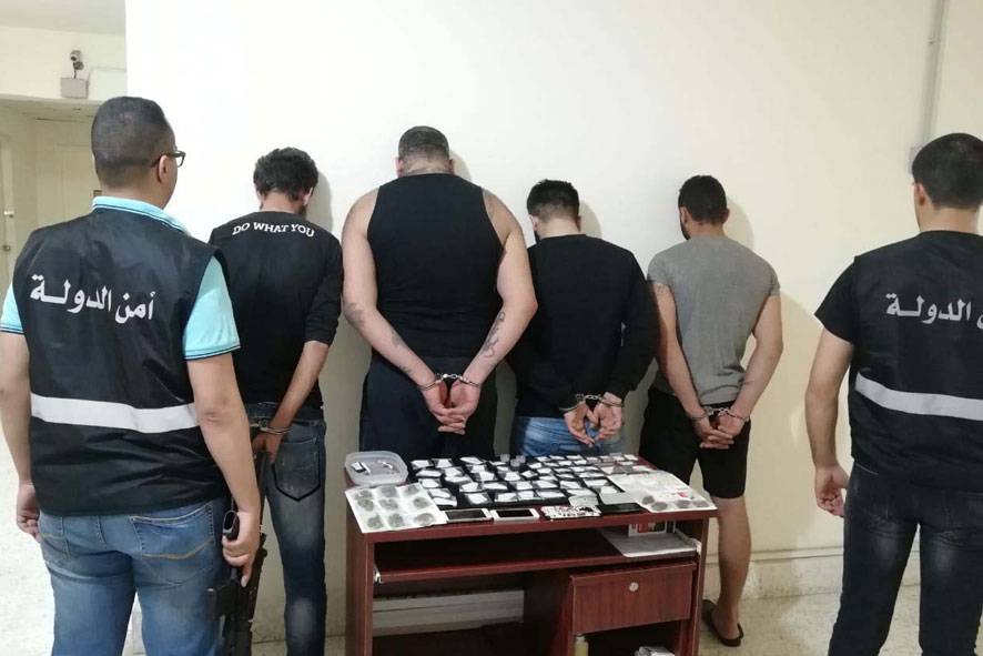 توقيف عصابة ترويج مخدرات في الدكوانة