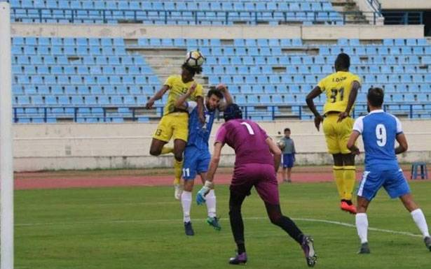 نصف نهائي كأس لبنان في كرة القدم

الأنصار يواجه الاخاء في جونيه اليوم

والعهد يلتقي الراسينغ في بحمدون غداً