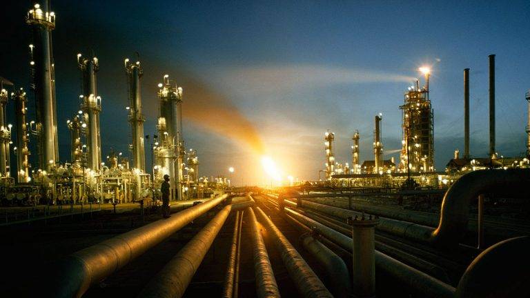 ارتفاع صادرات النفط السعودية إلى 7.140 مليون برميل يوميًا في مارس‎