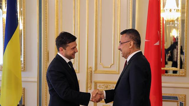 نائب أردوغان يلتقي بالرئيس الأوكراني الجديد.. ماذا عن روسيا والقرم؟