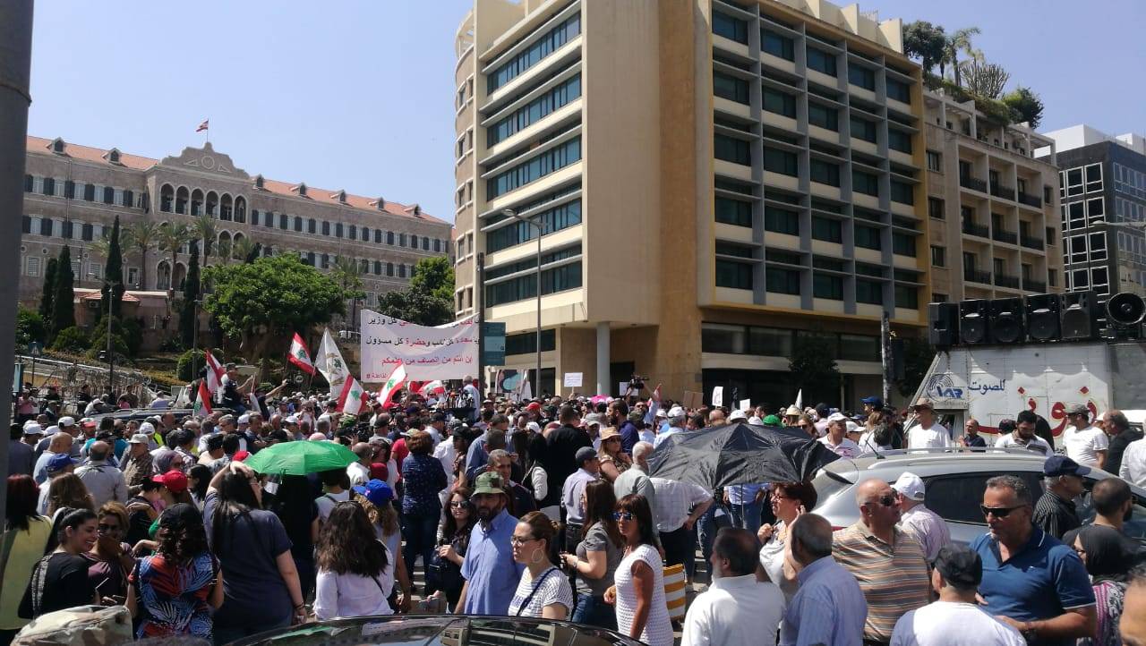 بدء الاعتصام في ساحة رياض الصلح بدعوة من هيئة التنسيق النقابية