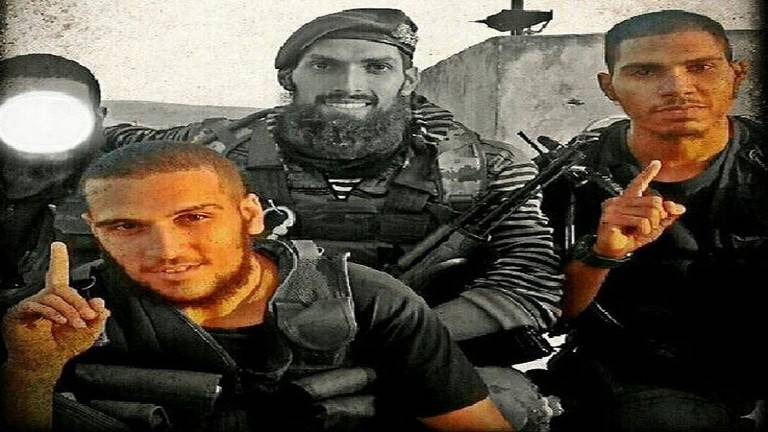 هاتف "غالاكسي".. كنز معلومات ثمين عن حياة "جهاديي داعش"