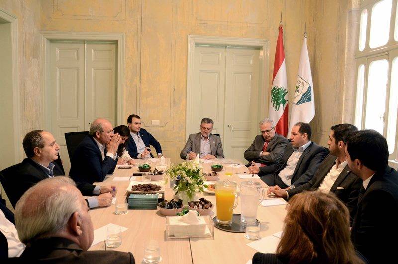 وفد من الكتائب زار الكتلة الوطنية مهنئا بإصلاحاتها وقيادتها الجديدة