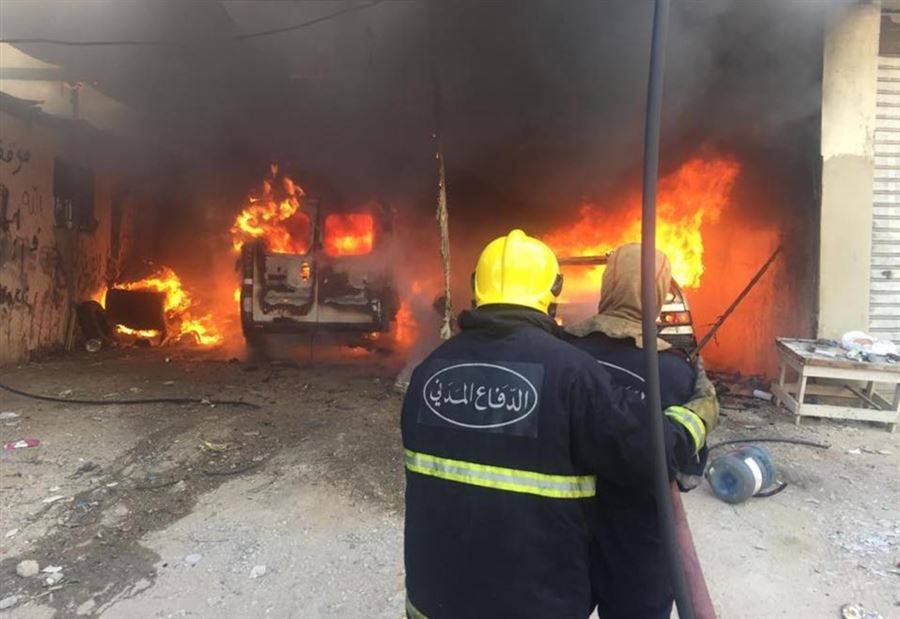 بالصور: حريق 3 سيارات في برج البراجنة