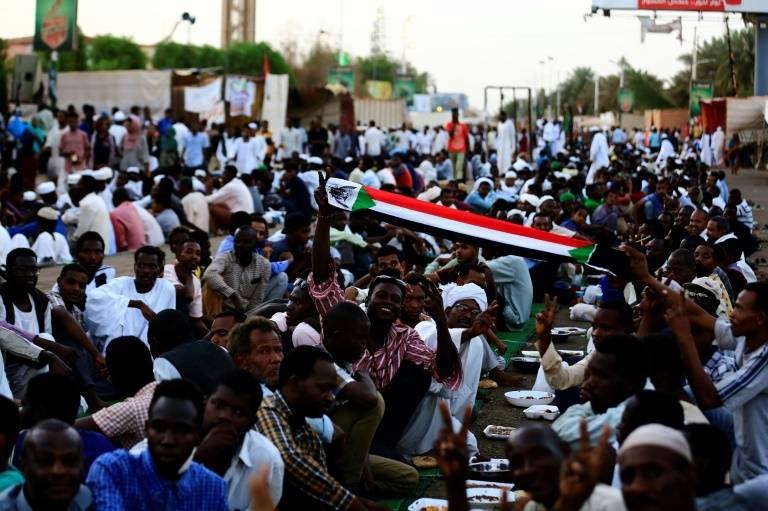 المتظاهرون السودانيون مصمّمون على حكم مدني بعد تعثّر المفاوضات مع العسكريين