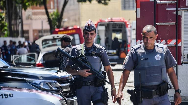 مسلح يقتل خطيبته السابقة و3 آخرين في البرازيل